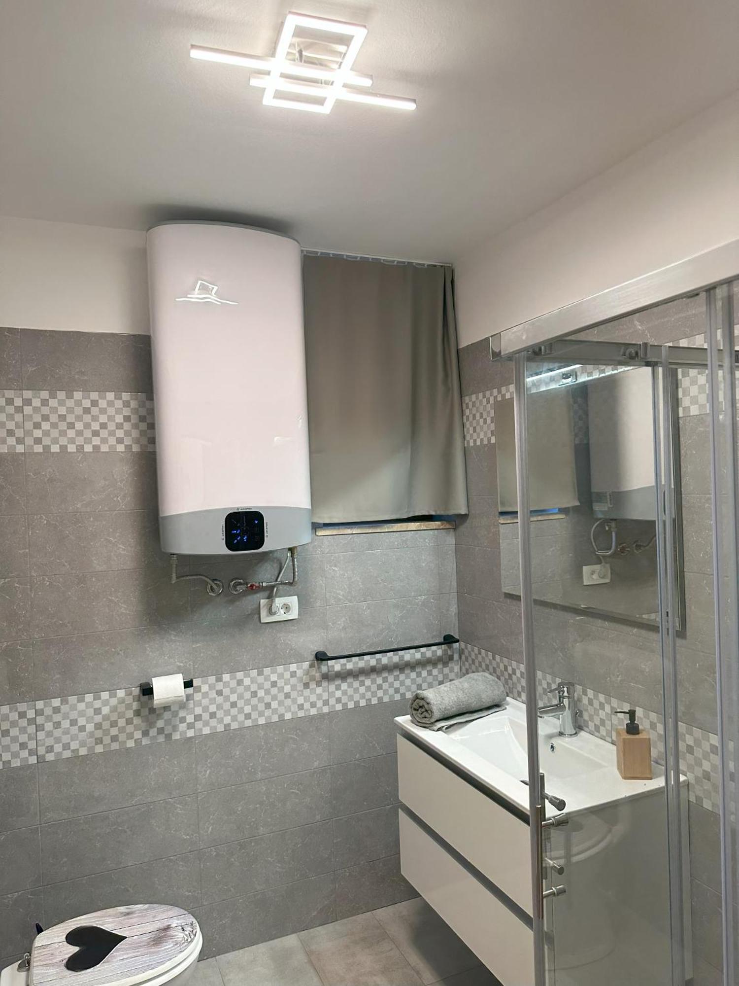 Apartma Anze Samec Dobravlje Exterior photo