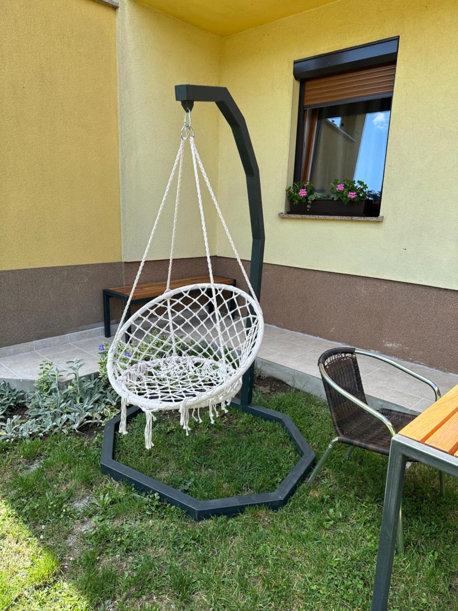 Apartma Anze Samec Dobravlje Exterior photo